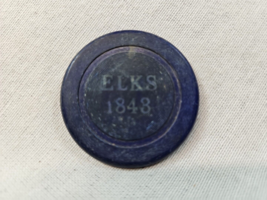 Vintage ELKS 1843 Kirkland Bellvue Poker Chip Dark Blue - $5.93