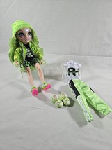 Rainbow High Jade Hunter – Green Fashion Doll with 2 Outfits - £18.26 GBP
