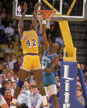 James Worthy 8X10 Photo Los Angeles Lakers La Basketball Nba Picture Action - £3.93 GBP