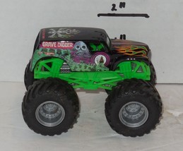 Hot Wheels Monster Jam Truck Grave Digger 1:64 Scale Rare - £11.95 GBP