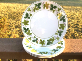 Mikasa Greenfield Dinner Plates 10 1/4” Set of 4 Grape Leaf Patt. Microw... - $22.44