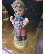 Hummel Style Girl With Grapes. - €10,24 EUR
