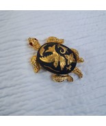 Vintage DAG TURTLE BROOCH Gold tone Inlay red eyes Damascene Spain pin READ - $412.40 MXN