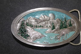 Deer drinking / mountain scene belt buckle- NEW - $284.59 MXN