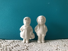 W7 - Small Girl and Boy Ceramic Bisque Ready-to-Paint - £1.99 GBP