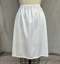 Vanity Fair White Half Slip Lace Trim Elastic Waist Sz Medium Vintage 1980s - $13.34 CAD