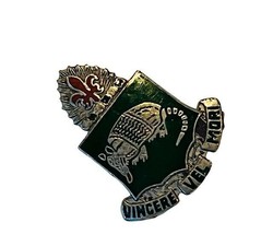 Military Pin button pinback vtg insignia medal Vincere Vel Mori armadill... - $29.65