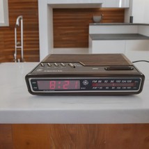 Vintage GE Digital Alarm Clock Radio AM FM Woodgrain Model 7-4612B Fully TESTED - £27.12 GBP