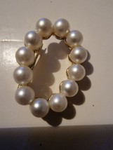 Elegant 1&quot; Brass Circle Brooch Pin with Faux Pearls Pinback Vintage Pearl - £12.39 GBP
