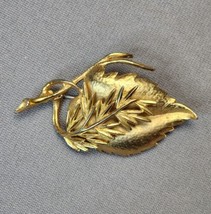 Vintage Leaf Branch Brooch Textured Satin Gold-tone Pin Women&#39;s Costume Jewelry - £17.74 GBP