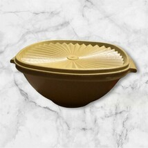 Vintage Green Tupperware Servalier Bowl With Lid Sunburst 858-2 - $5.09