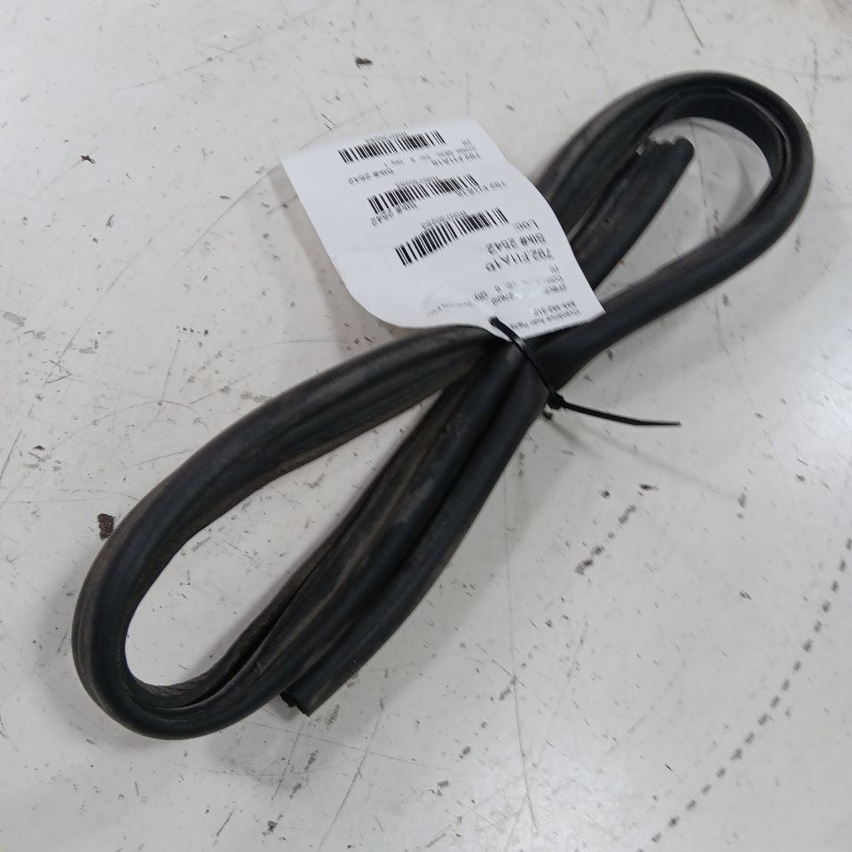 Fiat 500 Cowl Vent Panel Hood Rubber Seal 2016 2017 - Additional Wiper ...