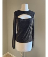 Michael Kors Women&#39;s Metallic Gold Stretch key hole cut out Top. Small - $489.23 MXN