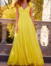 Jovani mae gown Yellow - $464.78 CAD