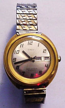 Vintage Timex Automatic 1975 Men&#39;s Watch - $89.95