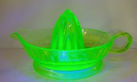 Green Uranium Depression Glass Juicer/Reamer image 2