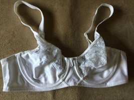 34B WACOAL Vintage Style White Lace Silky Satin Stretch UW Full Cup Bra 85101 - £15.91 GBP