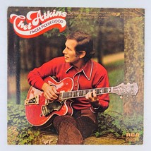 Chet Atkins – Finger Pickin&#39; Good Vinyl LP Record Album CAS-2600 - £7.63 GBP