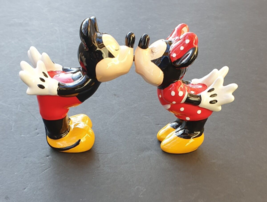 Disney Kissing Mickey &amp; Minnie Salt and Pepper Shakers - £18.97 GBP