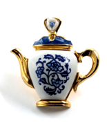 VTG Floral Teapot Blue &amp; White Porcelain Flowers Leaves Gold Tone Pin Avon - $237.26 MXN