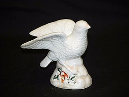 Old Vintage Bisque Dove Figurine Mantel Table Weddings Curio Cabinet Decor - $14.84
