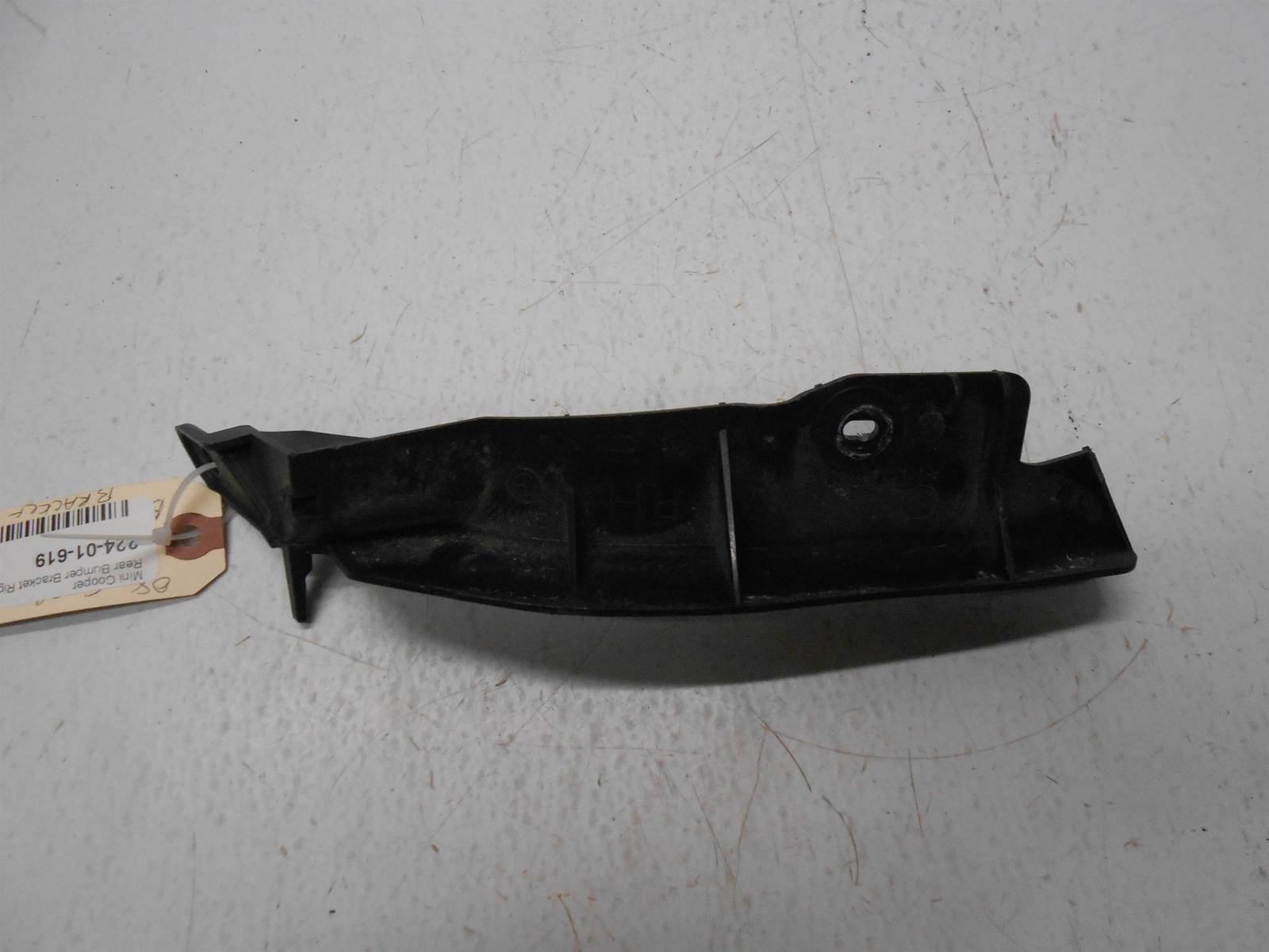 2008 Mini Cooper Rear Bumper Bracket Right Passenger 2751304 - $24.99