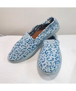 Toms youth sz 4.5 blue leopard shoes cheetah girls slip ons canvas anima... - $31.44 CAD