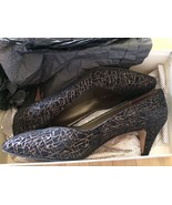 Women&#39;s Amalfi Black with Bronze Design 2&quot; Heels - $1,028.13 MXN