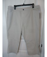 CJ Banks Signature Slimming Women&#39;s Capris Beige Stretch 20WP Petite - $33.68 CAD