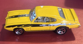 New Mattel Hot Wheels 1969 Pontiac GTO 1:64 - Loose - Yellow - £6.88 GBP