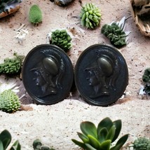 Gorgeous vintage Roman soldier cameo earrings~left facing - £25.31 GBP