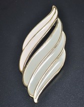 Trifari Feather Leaf Cream &amp; Light Green Enamel &amp; Gold Tone Pendant - £12.96 GBP