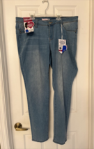 NEW YMI Wanna Betta Butt Light Blue Jeans Women&#39;s Size 18 NWT - £19.91 GBP