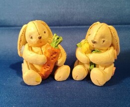 Set Of 2 Bunny Figurines One Holding Carrot One Holding A Flower - $23.36