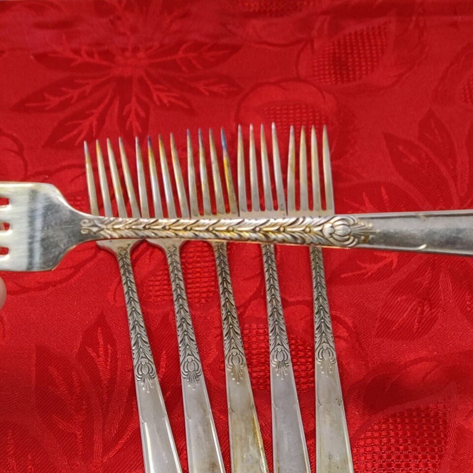 6X Dinner Forks Oneida Wm A Rogers Silverplate 1930&#39;s - $19.98