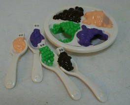 Playmates Amazing Amy Food Plate Applesauce Cereal Liver Peas Spoons  - $49.95
