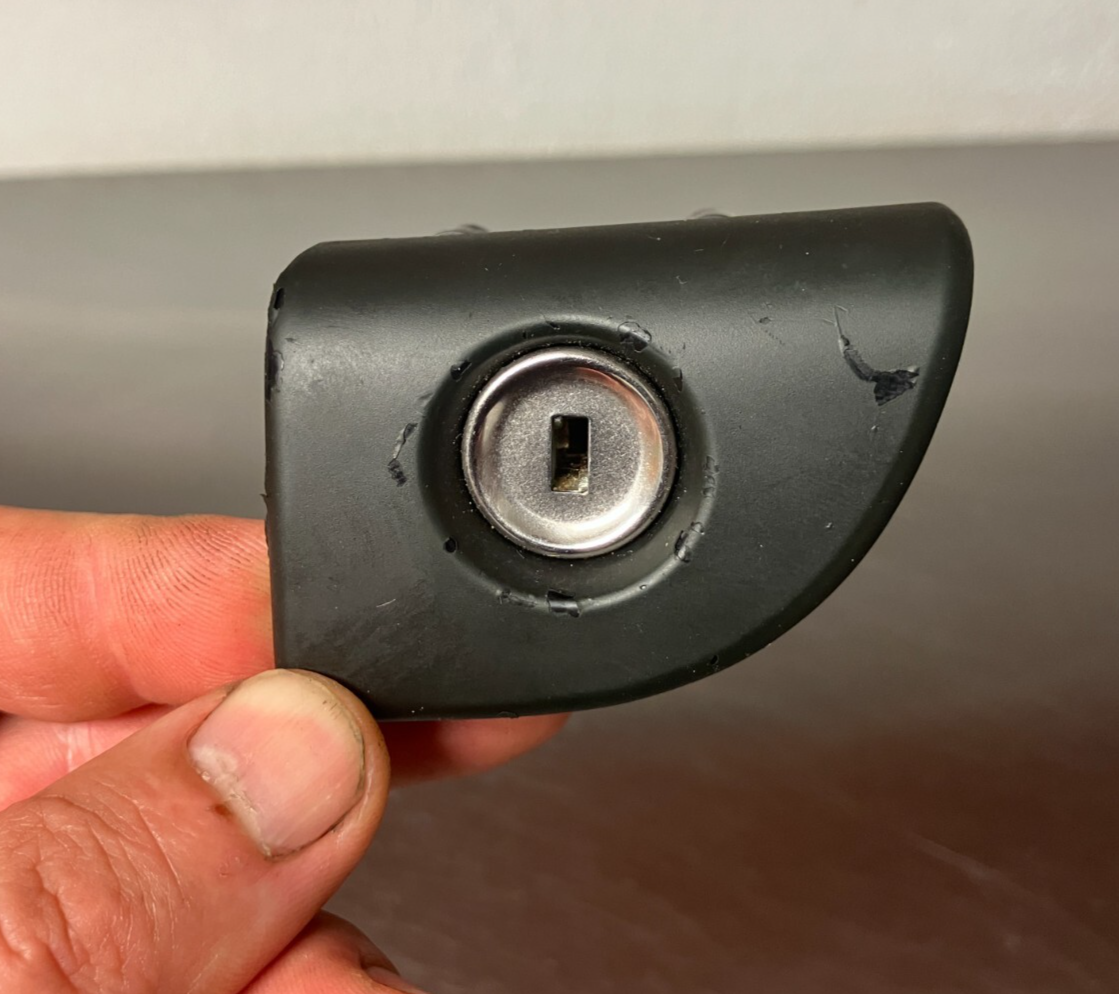 2007-2015 jaguar xk xkr x150 glove box lock push button release black - $60.00