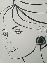 VINTAGE CLIP BUTTON EARRINGS IN GREEN W/ GOLDTONE TRIANGLE ACCENT - £11.28 GBP