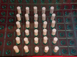 Lot of 30 White Vintage 1971 Battleship Strategy Board Game #4730 Pegs Markers - £7.58 GBP
