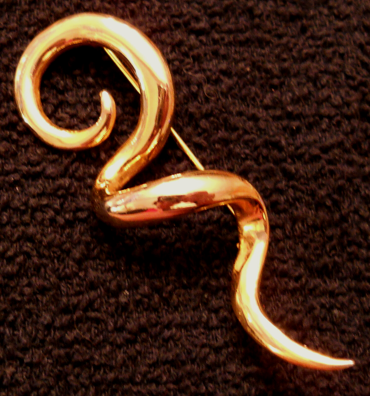 Swirl Pattern Lapel PIN 3&quot; Bold Gold Tone Squiggle Brooch EUC 90s VTG Fa... - $14.80