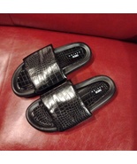 Woman&#39;s shoes black cushioned ASOS design slip ons sz10 - $19.00