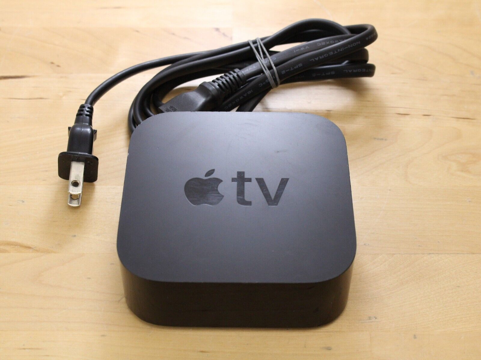 Apple TV (4th Generation) 32GB HD Media Streamer - A1625 - No Remote