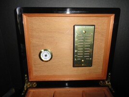Solid Black Lacquer Humidor  measures 13.5" L x 11" W x 6" H image 6