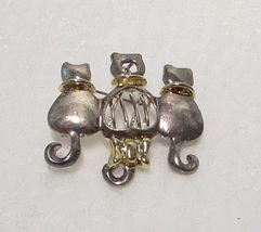 Three Cats Brooch Pin Silvertone with Goldtone Highlights 1 1/2 x 1 1/2&quot;  - £3.19 GBP