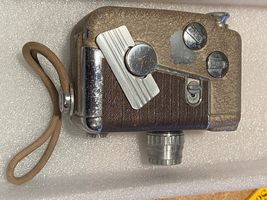 Vintage Revere 8 Model B-61 8mm Magazine Cine Movie Camera Pre-Owned w/W... - $13.99