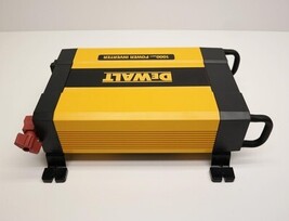 DEWALT DXAEPI1000 Power Inverter 1000W image 4