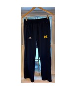 Team Issued University of Michigan Adidas Track Pants embroidered sz M - $798.80 MXN