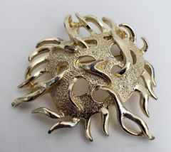 Vintage Sarah Coventry Sea Urchin Brooch Pin Textured 2 1/8&quot; Gold Tone Signed - £13.94 GBP