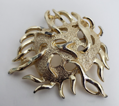 Vintage Sarah Coventry Sea Urchin Brooch Pin Textured 2 1/8&quot; Gold Tone Signed - £14.08 GBP