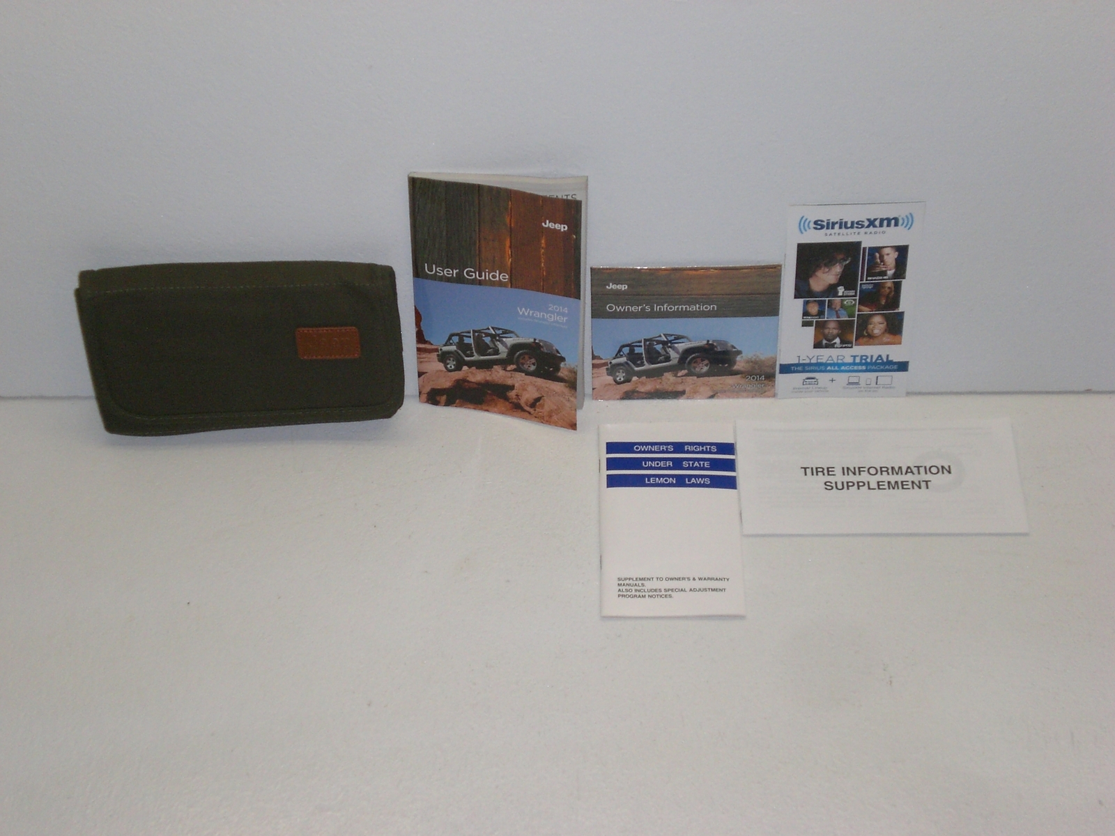 2014 Jeep Wrangler Owners Manual with DVD and Case  - SET - $50.00